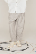 画像をギャラリービューアに読み込む, タックドローパンツ_blue