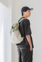 画像をギャラリービューアに読み込む, ロールトップバックパック_charcoal grey