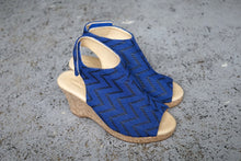 画像をギャラリービューアに読み込む, textile_zig-zagラッセル_blue