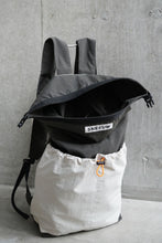 画像をギャラリービューアに読み込む, ロールトップバックパック_charcoal grey