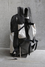 画像をギャラリービューアに読み込む, ロールトップバックパック_charcoal grey