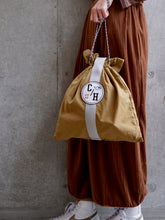 画像をギャラリービューアに読み込む, ワッペンドローバッグ