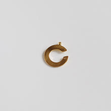 画像をギャラリービューアに読み込む, Tema'Baco' Logo“C.” イヤーカフ