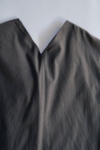 フォルデッドカラープルオーバー_charcoal grey