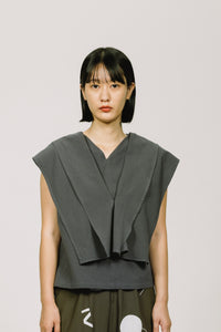 フォルデッドカラープルオーバー_charcoal grey
