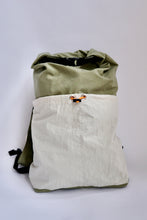 画像をギャラリービューアに読み込む, ロールトップバックパック_green
