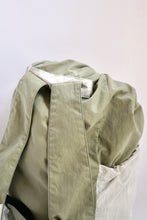 画像をギャラリービューアに読み込む, ロールトップバックパック_green
