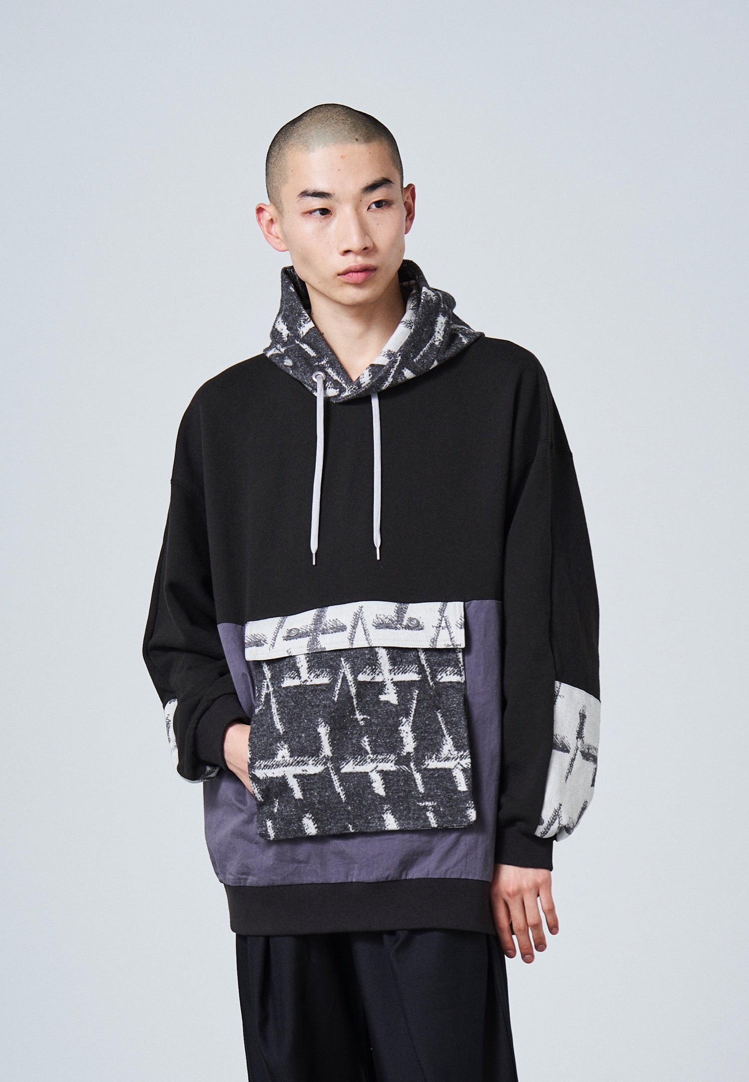 【SALE セール】sneeuw (スニュウ) | フォルデッドカラープルオーバー (light gray / charcoal gray) | トップス プルオーバー お洒落 セール】sneeuw（スニュウ）のファッション通販 - ZOZOTOWN