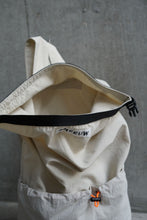 画像をギャラリービューアに読み込む, ロールトップバックパック_ivory
