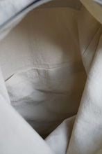 画像をギャラリービューアに読み込む, ロールトップバックパック_ivory
