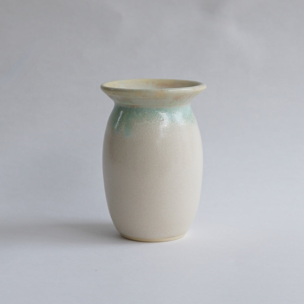 aardekleur　花器　E
