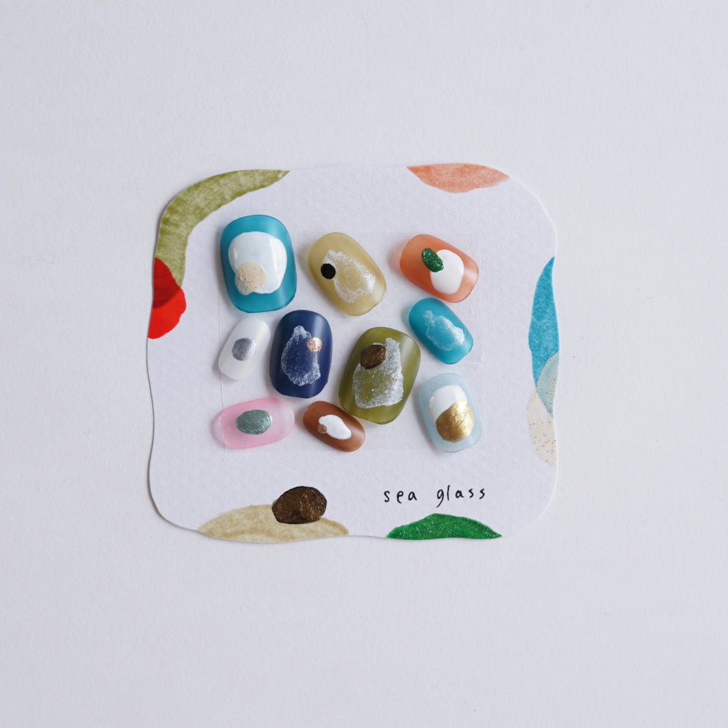 つめをぬるひと　sea glass