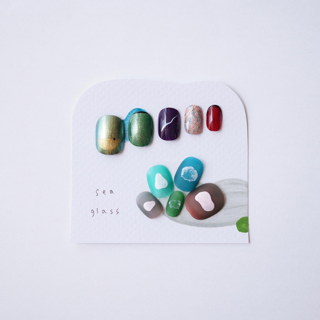 つめをぬるひと　sea glass
